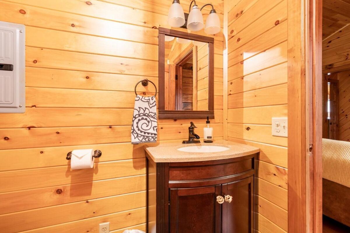 Secluded Wooded Cabin Near The Hocking Hills New Straitsville Εξωτερικό φωτογραφία