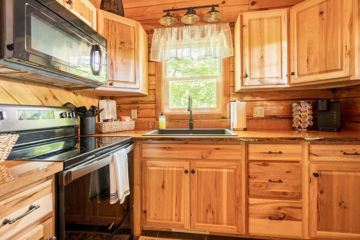 Secluded Wooded Cabin Near The Hocking Hills New Straitsville Εξωτερικό φωτογραφία